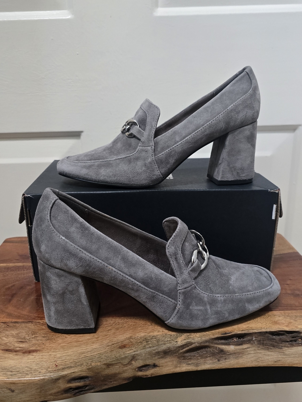 Bella-Vita Grey Suede Chain Loafers Heels Size 8.5 - Picture 8 of 14
